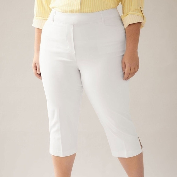 28 - In Every Story | Savvy Solid Capri Pull On Pants - Picture 1 of 9